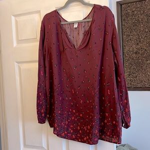 Burgundy tunic with small roses sprinkled throughout. Size xxl